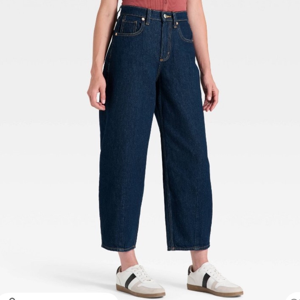 NWOT Universal Thread Dark blue Barrel Jeans